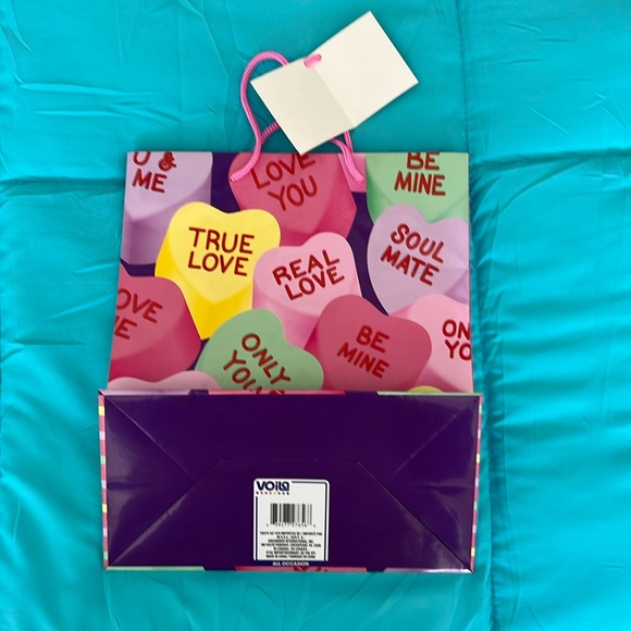 Valentines Heart Gift Bag - Picture 2 of 2